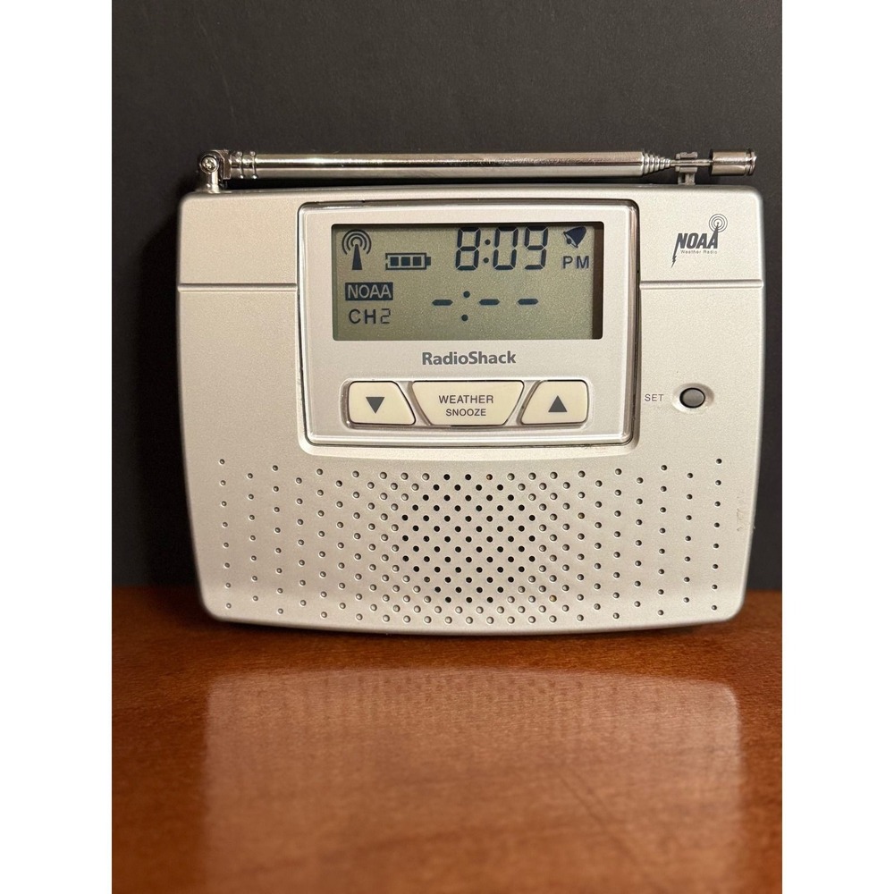 RadioShack Weatheradio NOAA Emergency Weather Radio LCD Clock 12-250 Silver